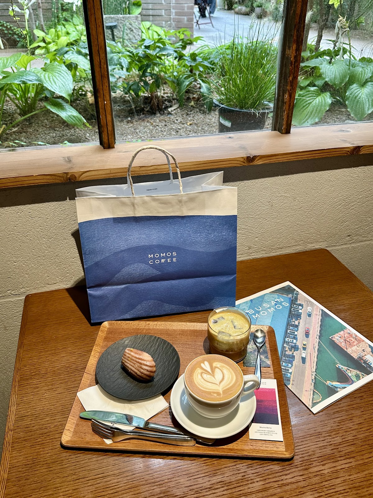 Momos Coffee Roastery — café photo 4