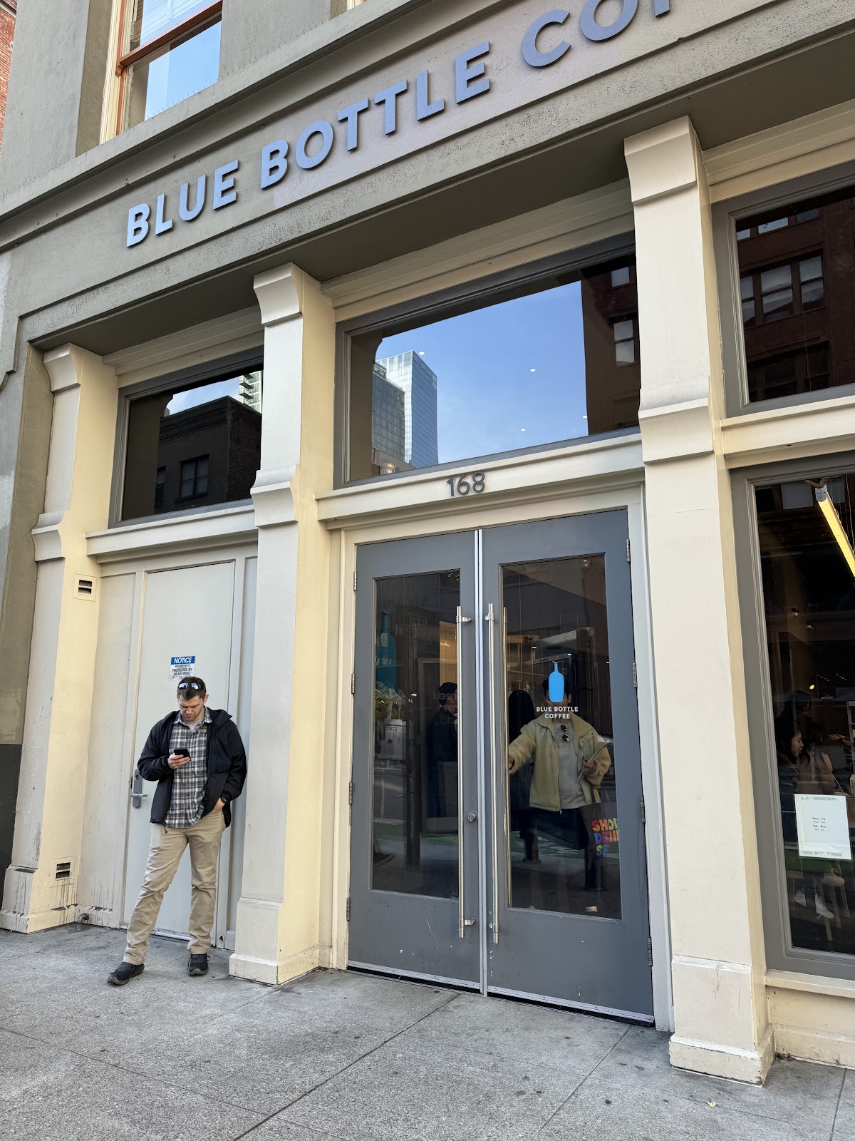 Blue Bottle Coffee CA 94105 — café photo 1