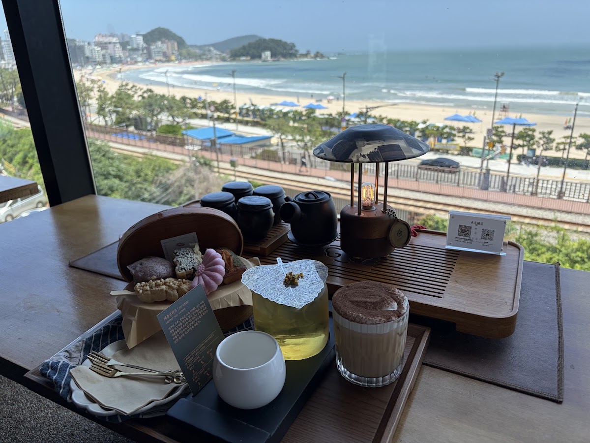 Songjeong Surf Coffee — café photo 2