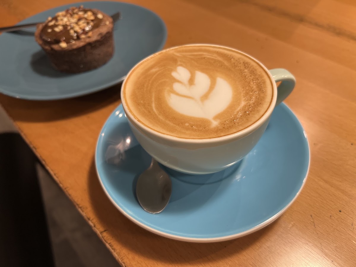 Velvette Black — café photo 2