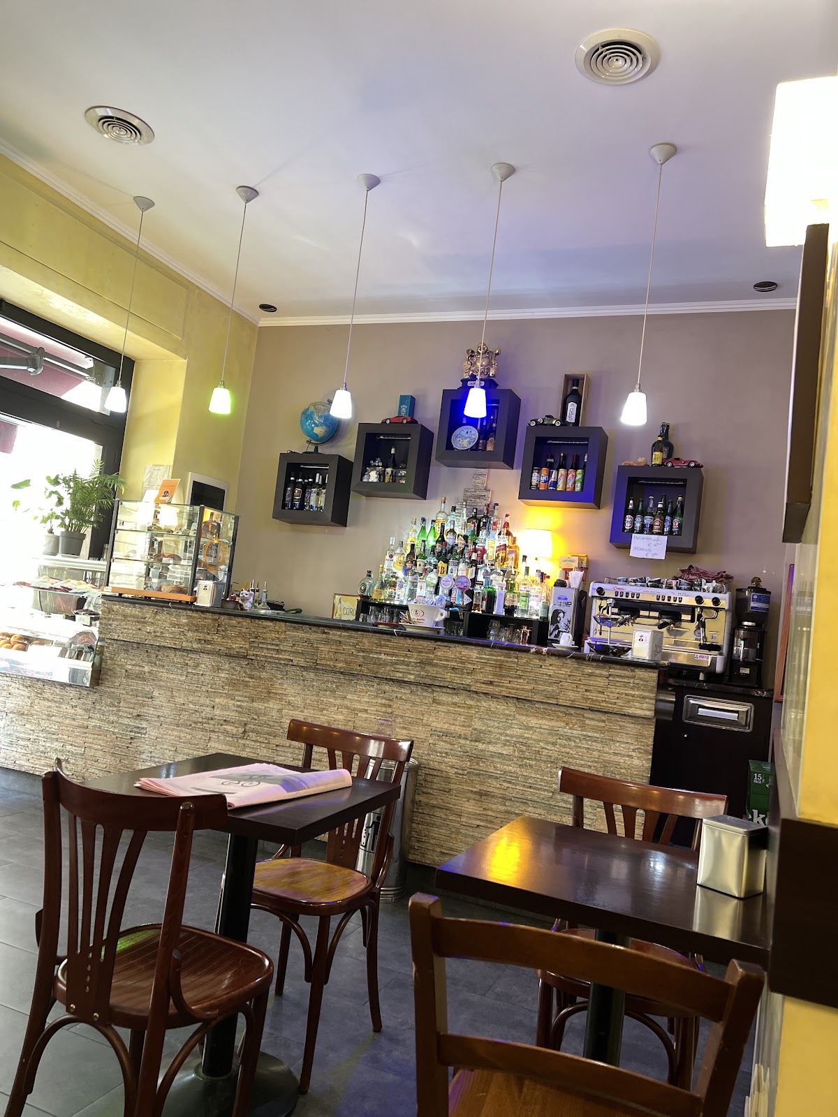 Isola Coffee Lab — café photo 3