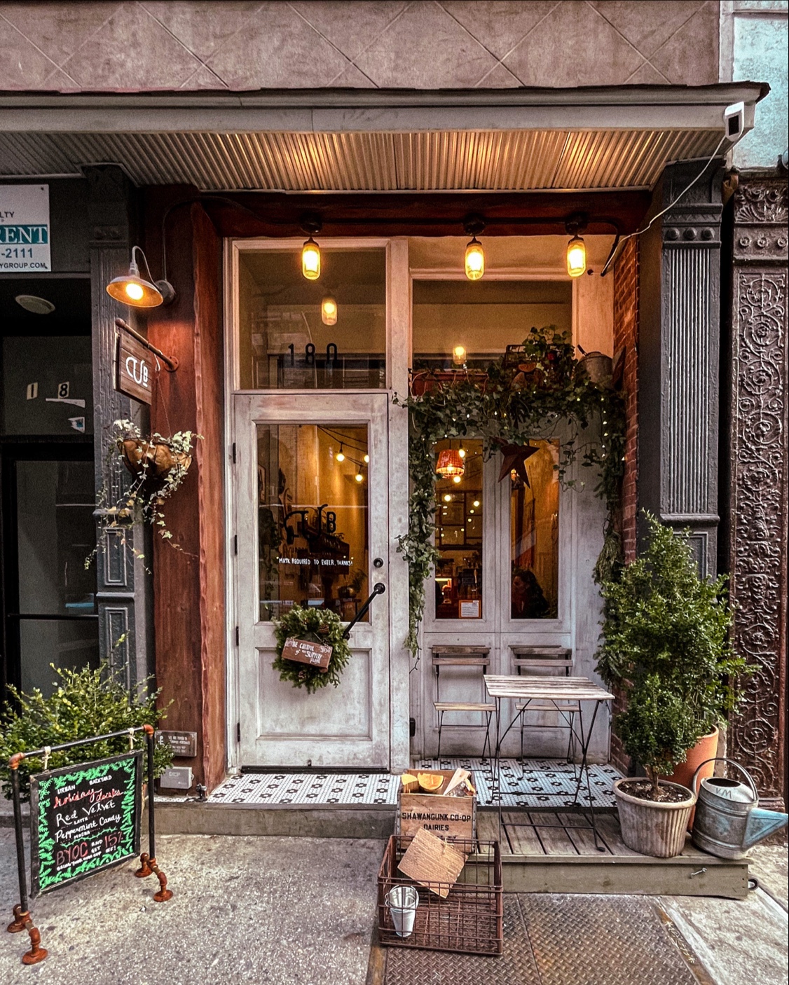 Urban Backyard — café photo 1