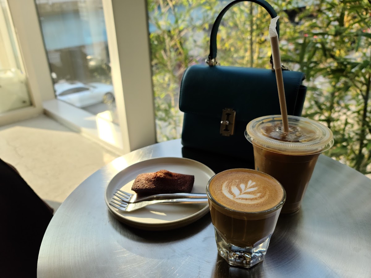 Blue Bottle Coffee Gangnam District — café photo 2
