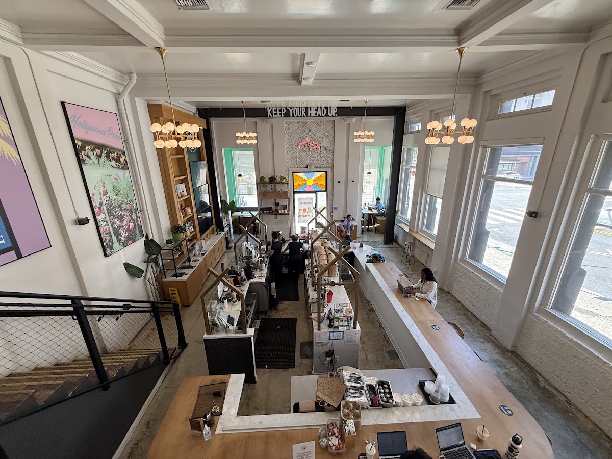Hilltop Coffee + Kitchen - Inglewood — café photo 4