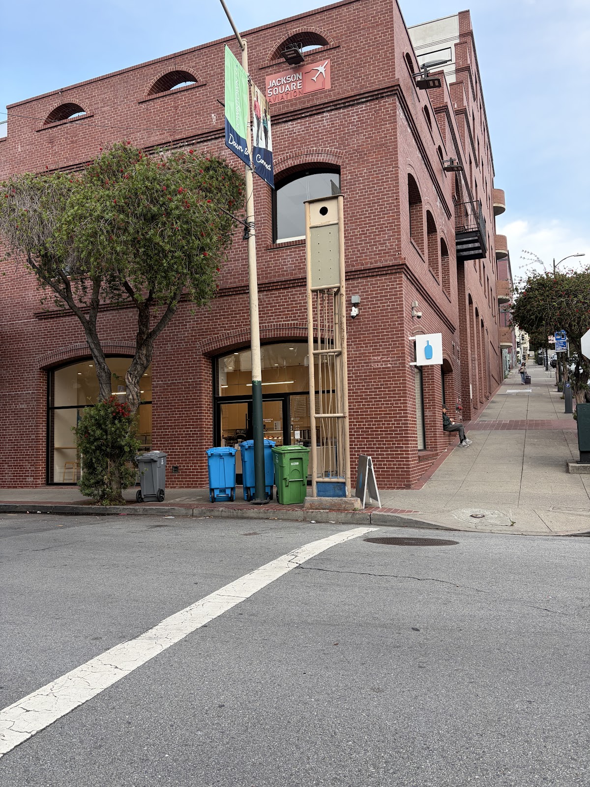 Blue Bottle Coffee CA 94133 — café photo 4