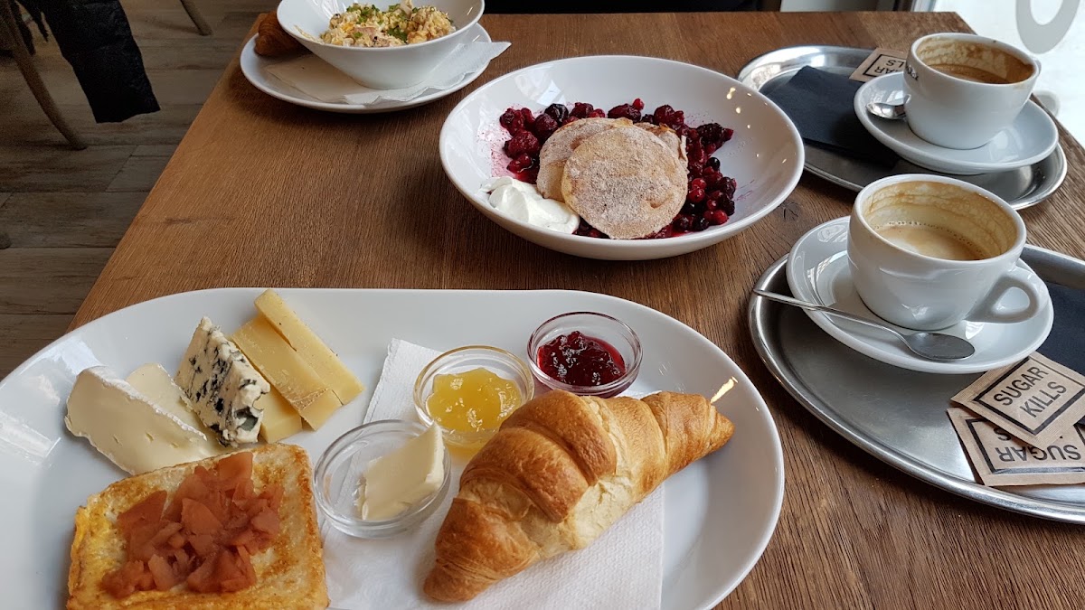 Monolok Cafe — café photo 2