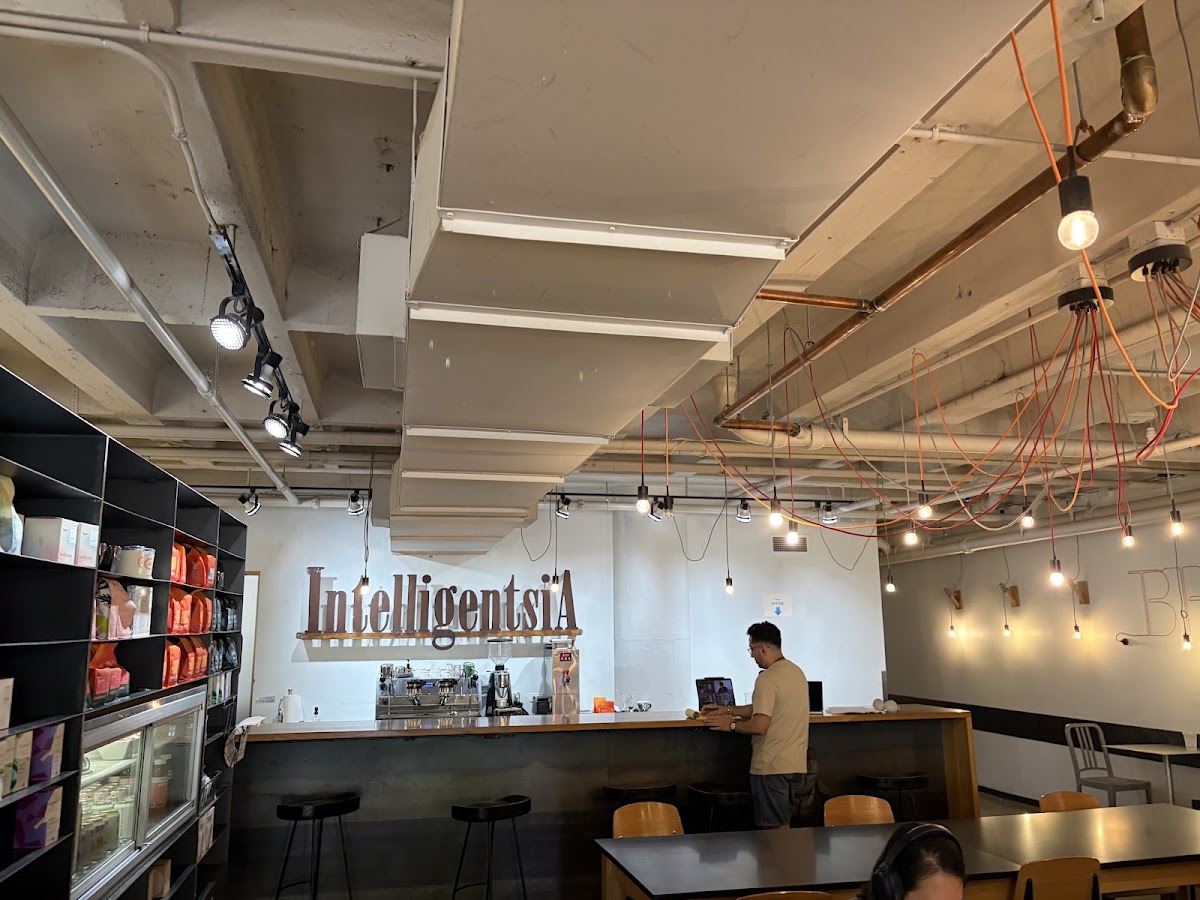 Intelligentsia Coffee Broadway — café photo 2