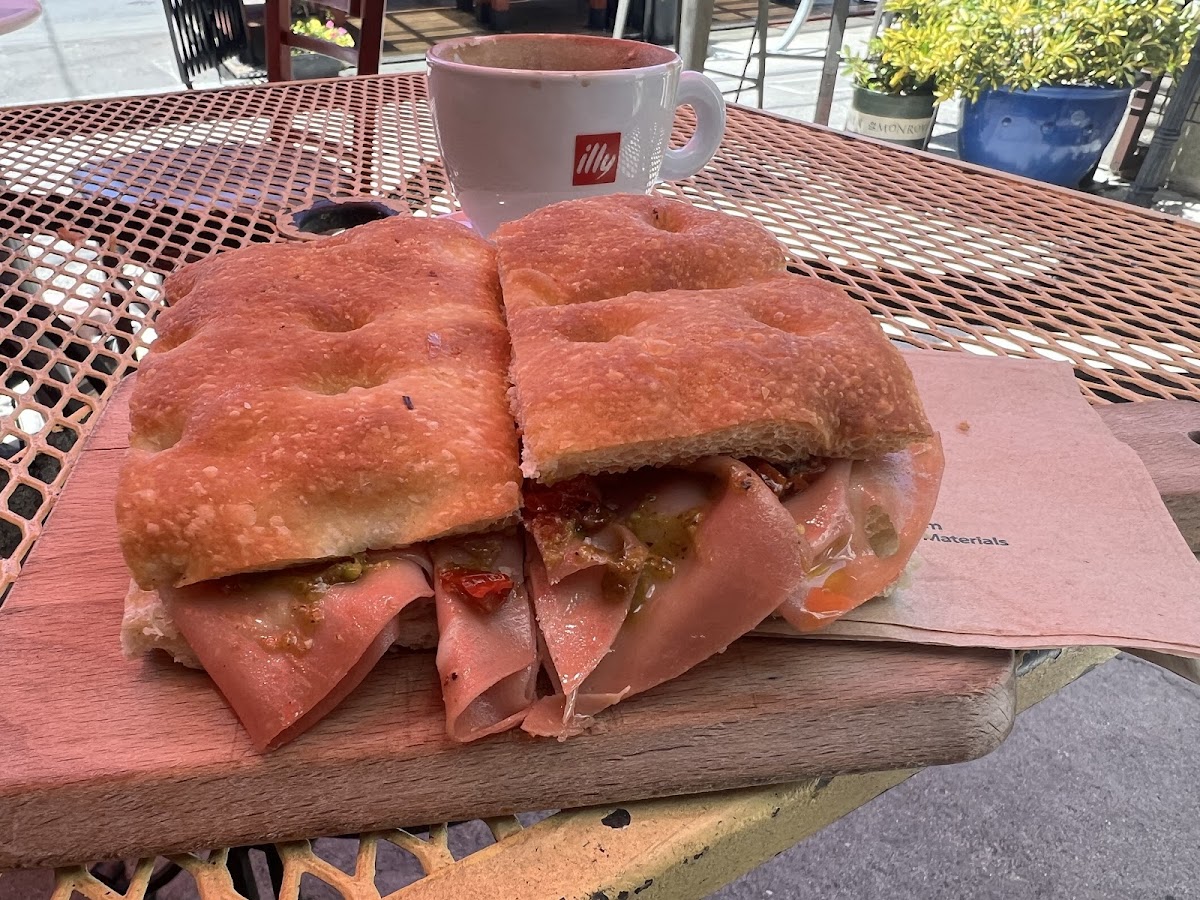 Reveille Coffee Co. — café photo 6