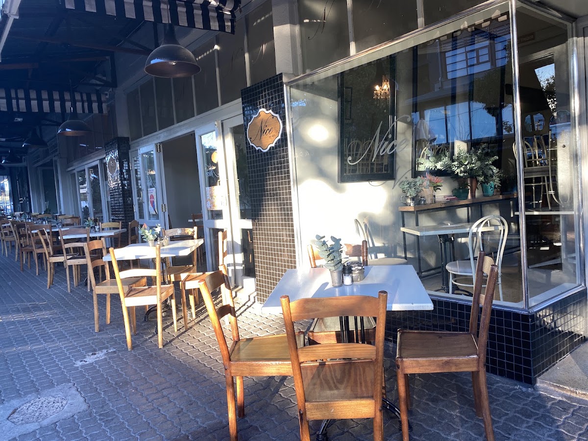 Nice on 4th — café photo 1