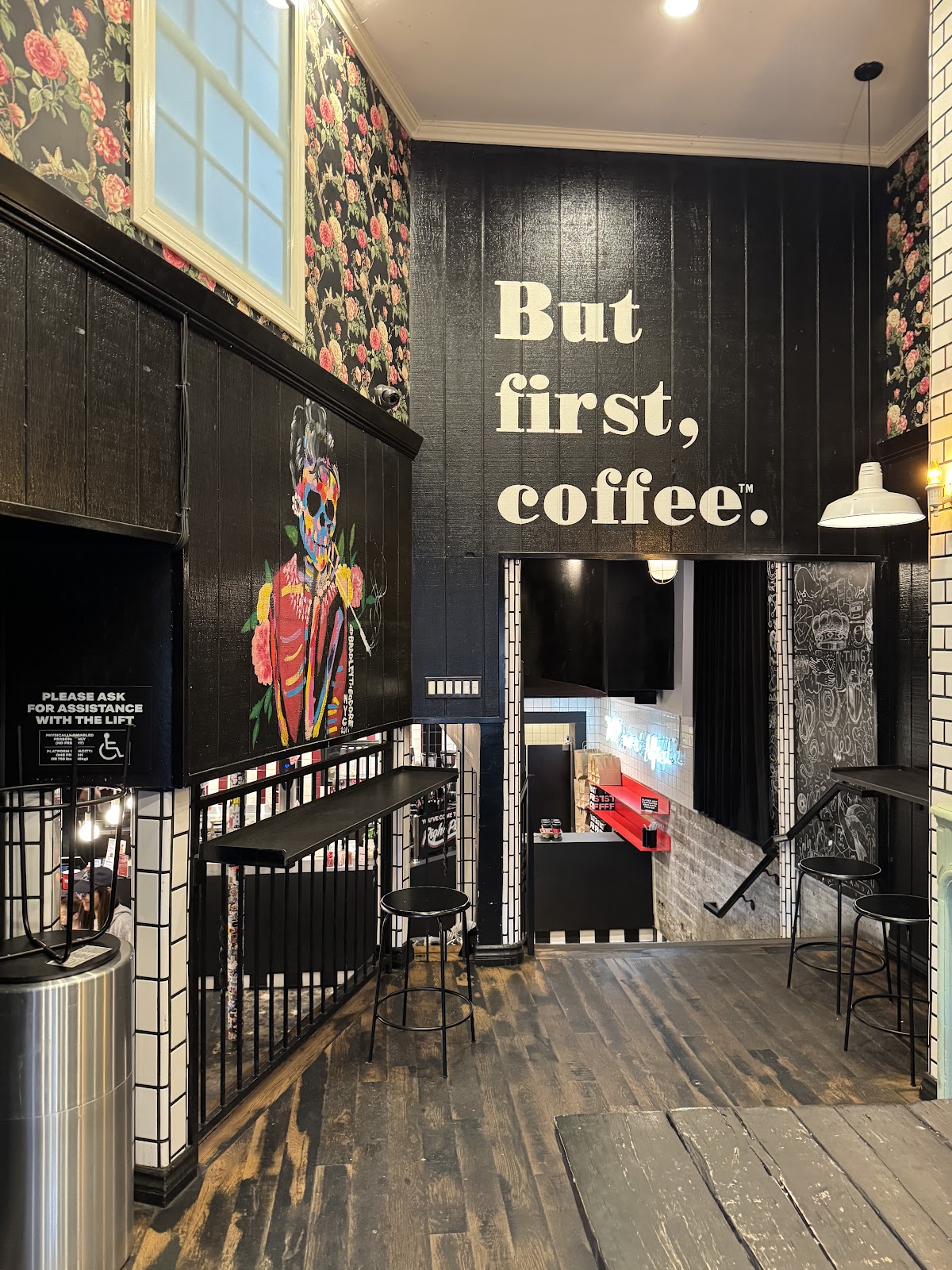 Alfred Coffee Melrose Place — café photo 3