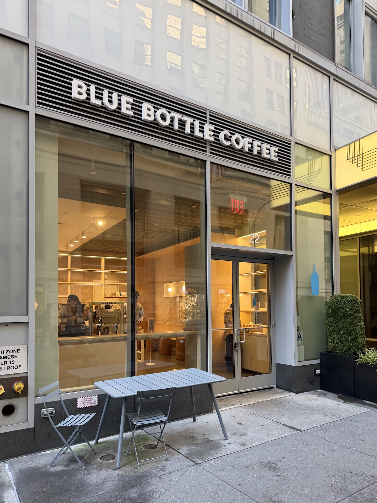 Blue Bottle Coffee NY 10005 — café photo 4