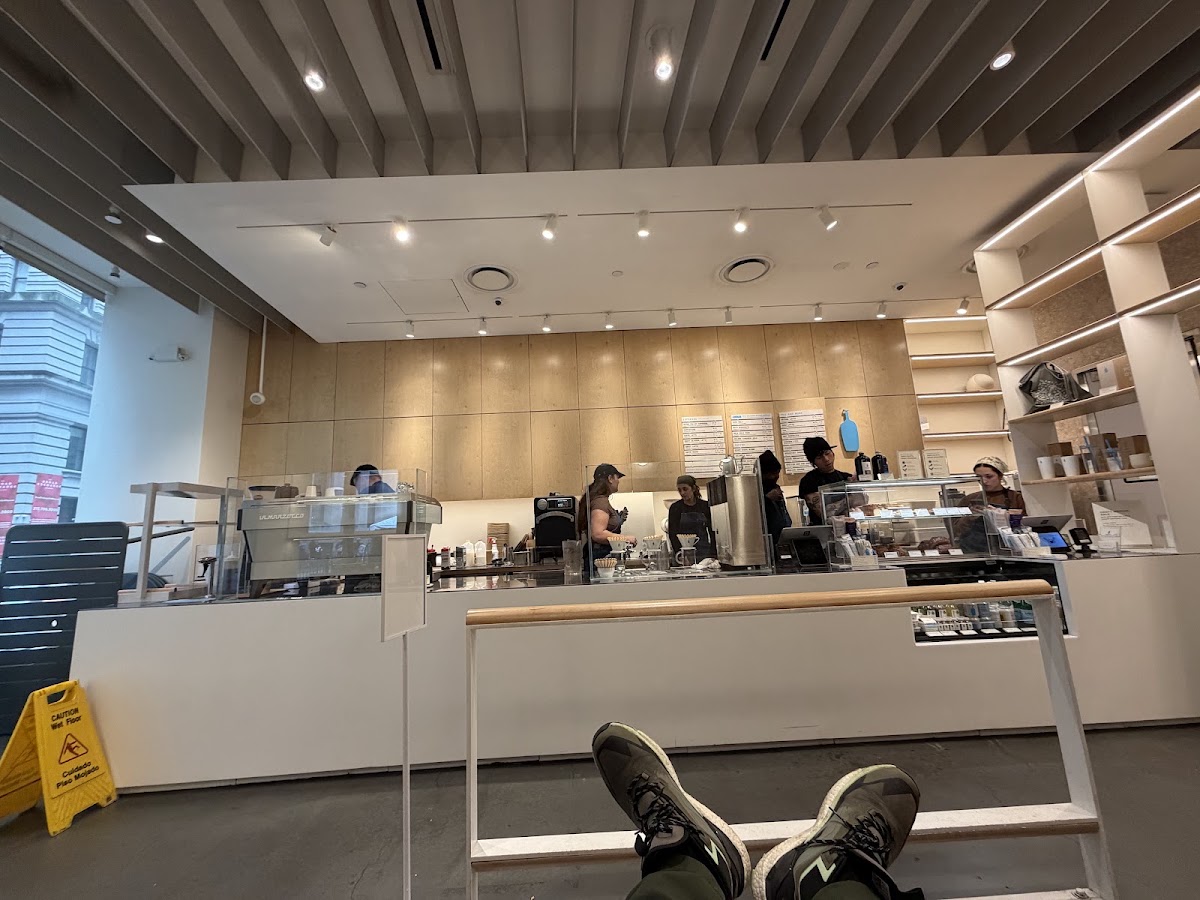 Blue Bottle Coffee NY 10005 — café photo 5