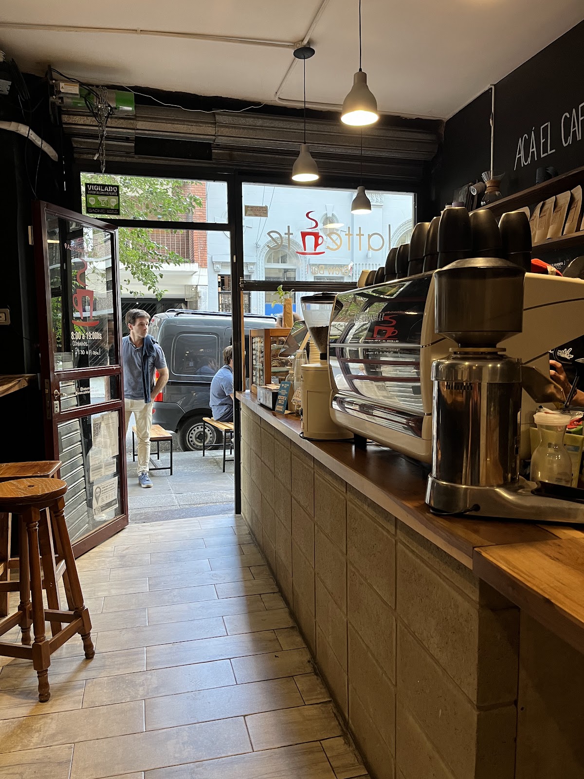 Lattente Recoleta — café photo 4