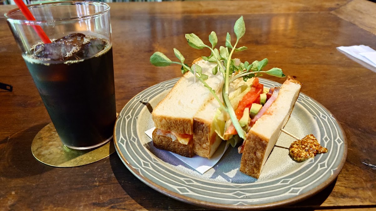 Cafe Bibliotic Hello — café photo 3