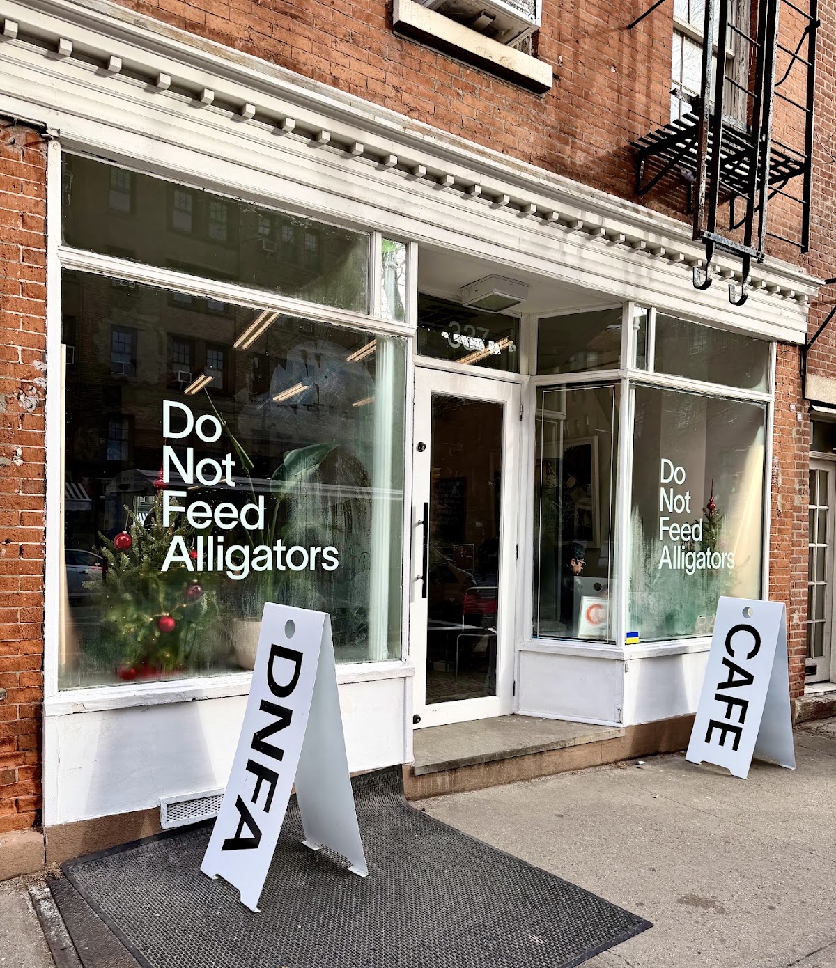 Do Not Feed Alligators — café photo 3