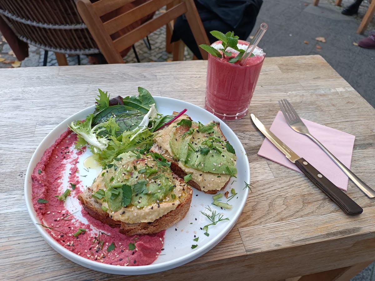 Roamers — café photo 3