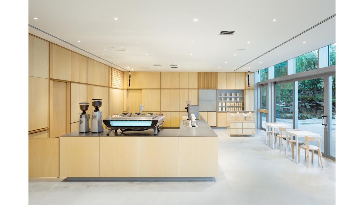 Blue Bottle Coffee Minato City — café photo 3