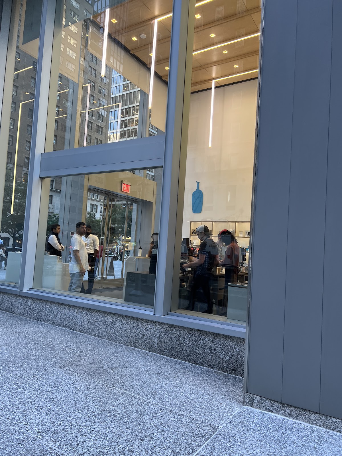 Blue Bottle Coffee NY 10105 — café photo 1