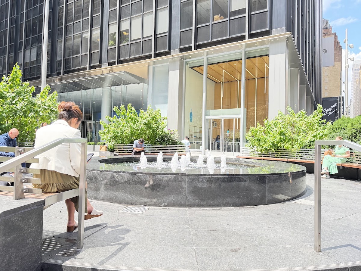 Blue Bottle Coffee NY 10105 — café photo 5