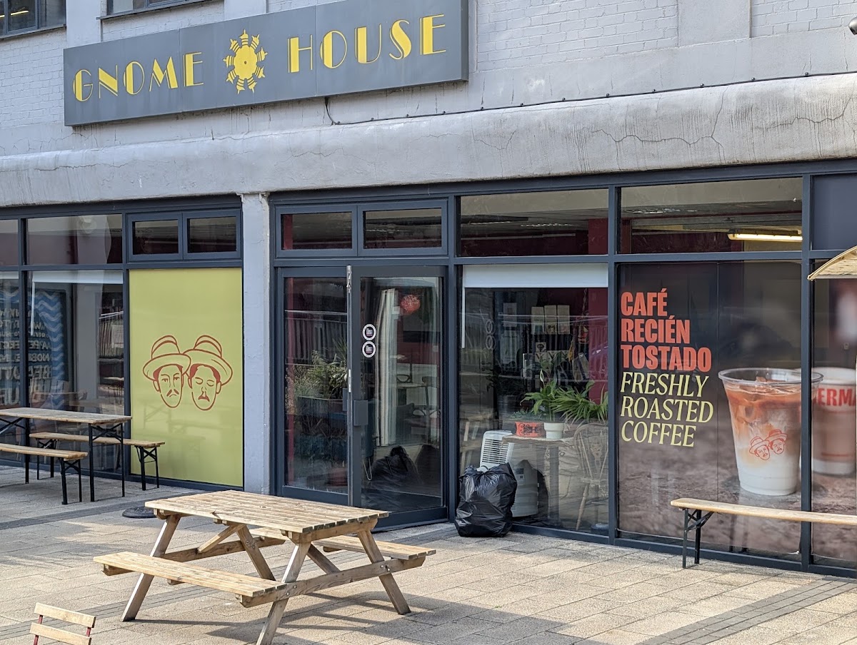 Hermanos Colombian Coffee Roasters – Blackhorse Lane — café photo 1