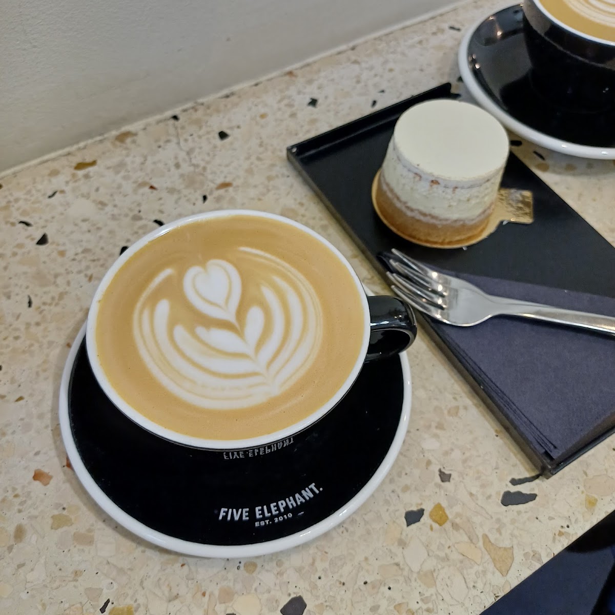 Five Elephant Mitte — café photo 3