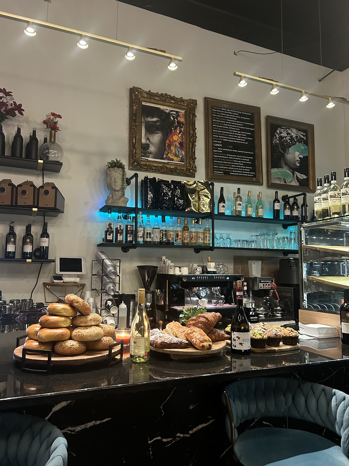 Social House Cafe & Coffee — café photo 1