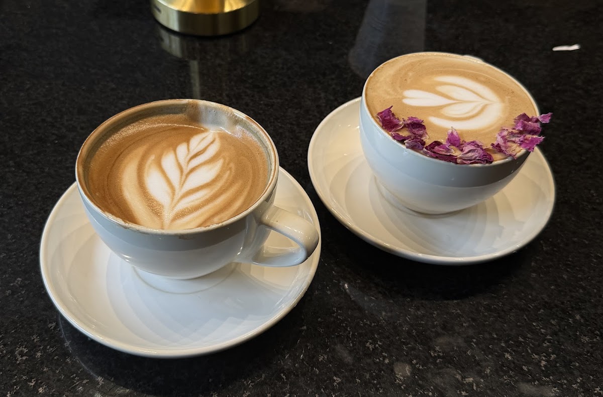 Social House Cafe & Coffee — café photo 3