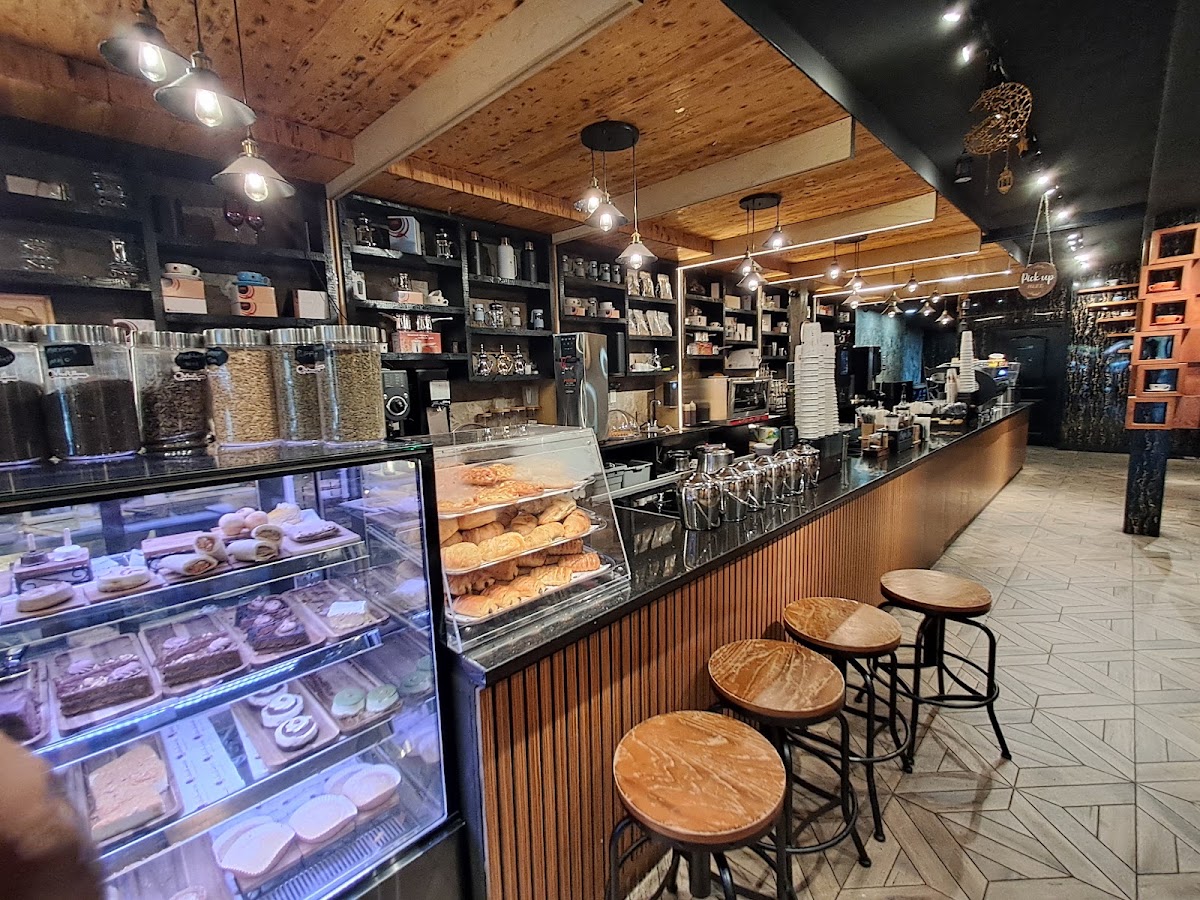 Qahwah House Coffee - Astoria Queens — café photo 2