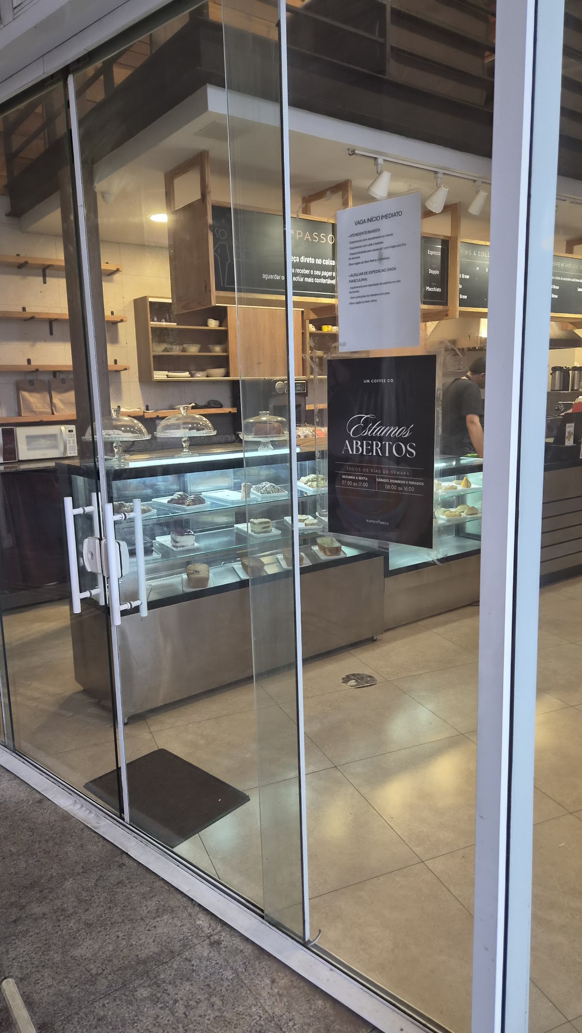 Um Coffee Co Oscar Freire — café photo 5
