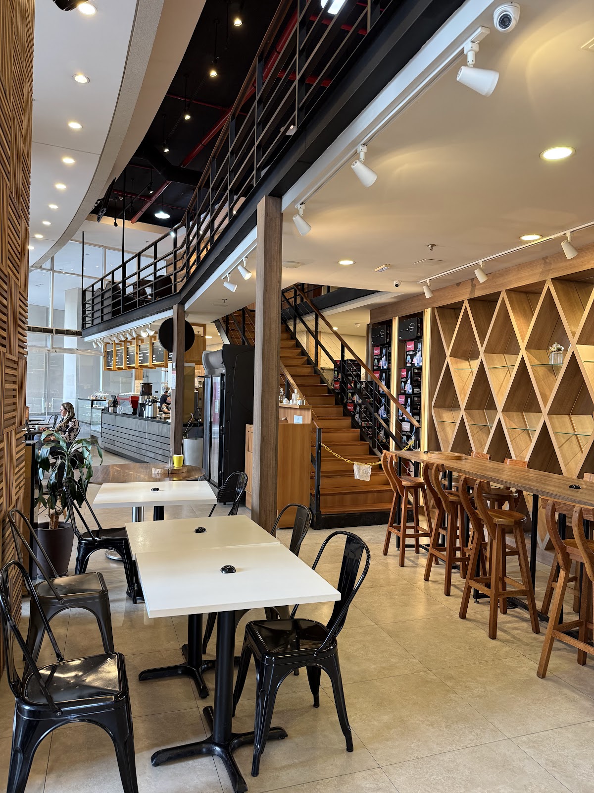Um Coffee Co Oscar Freire — café photo 6