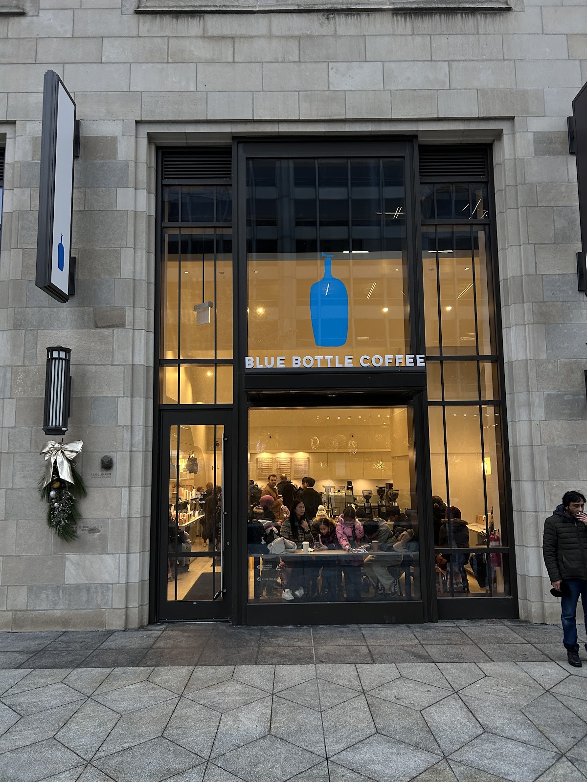 Blue Bottle Coffee IL 60611 — café photo 1