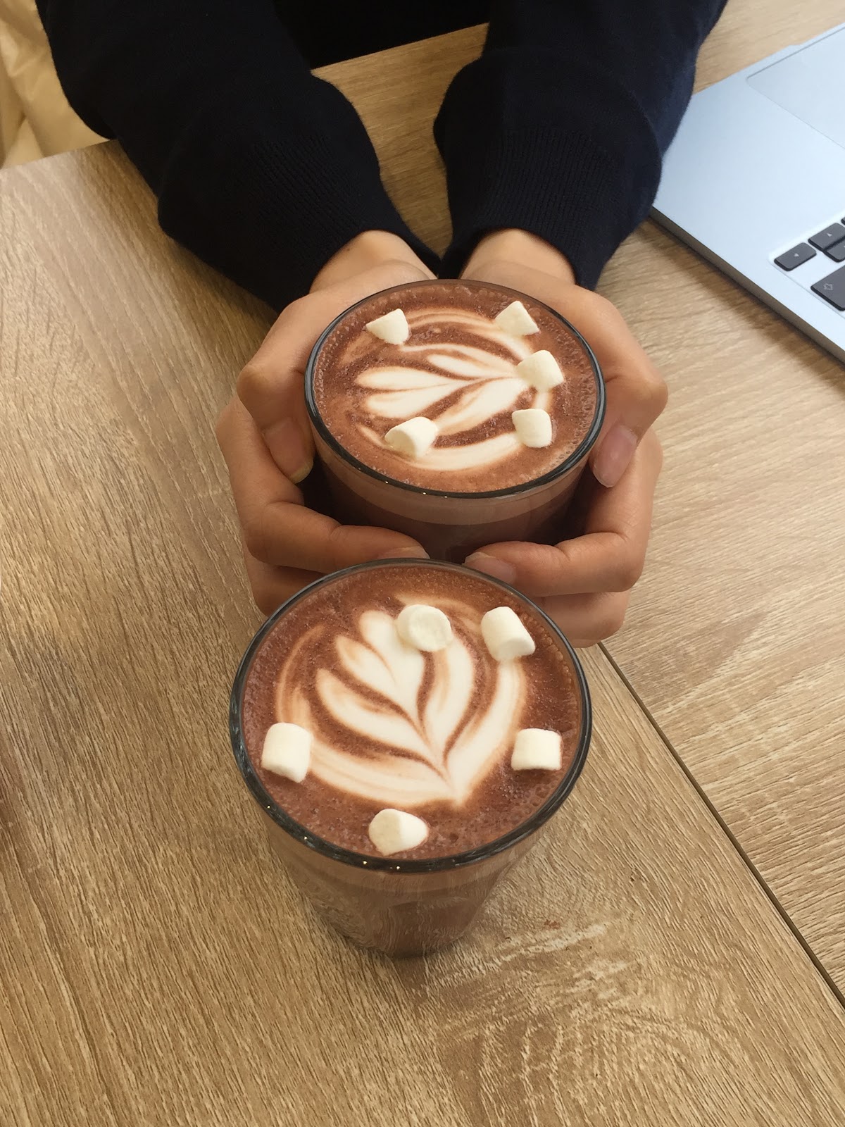 Muntjac — café photo 3