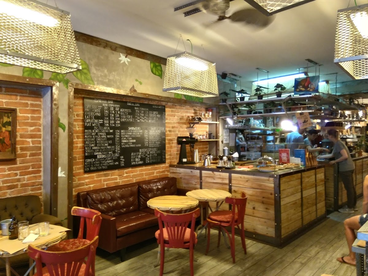 Fabrica Coffee Roasters Baixa — café photo 3