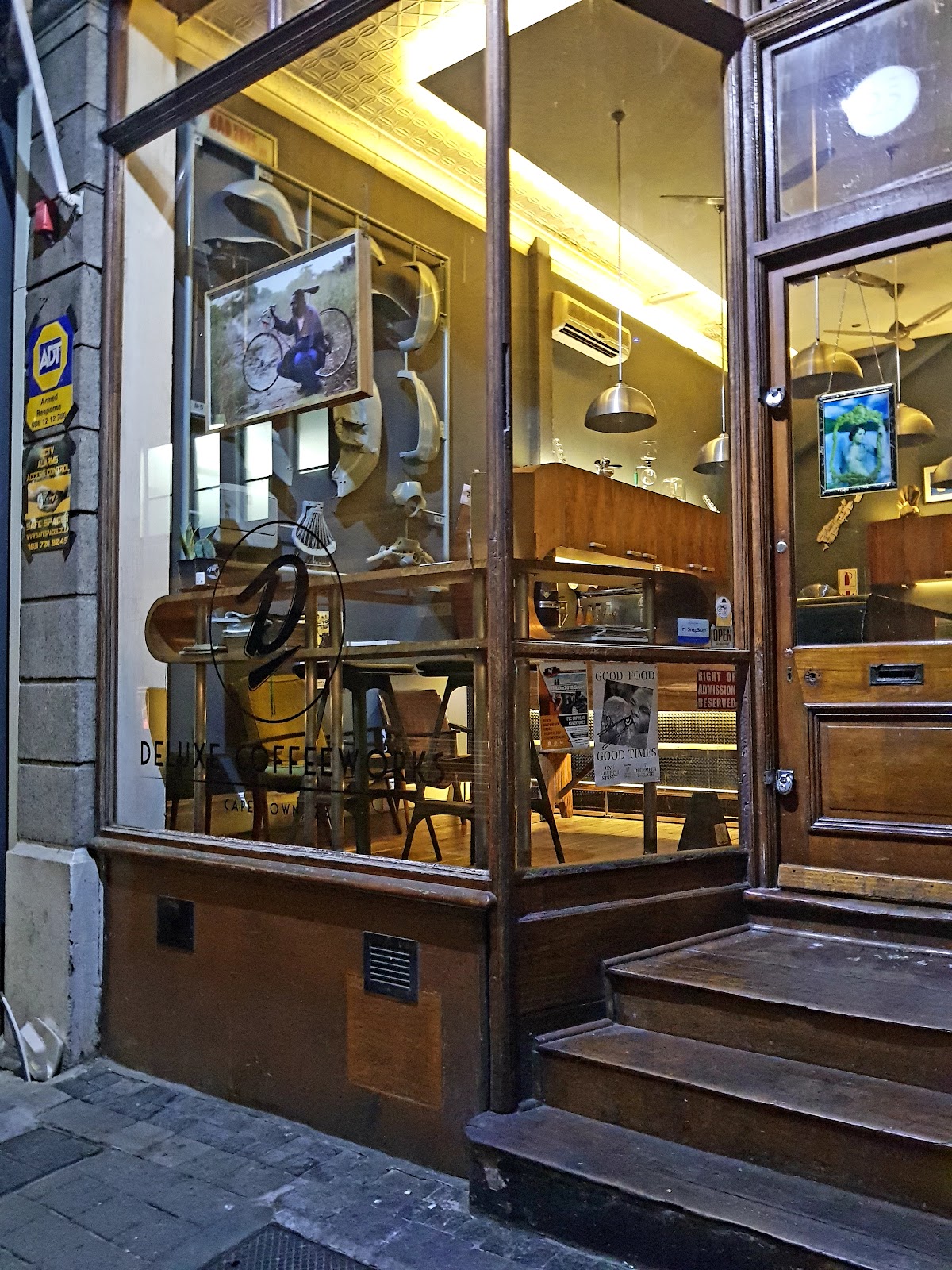 Deluxe Coffeeworks — café photo 1