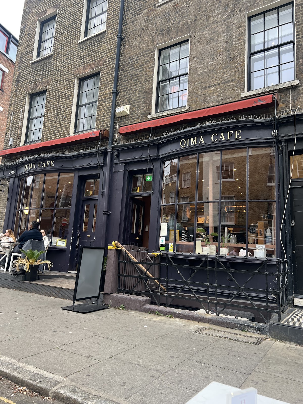 Qima Café and Pâtisserie - Fitzrovia — café photo 6