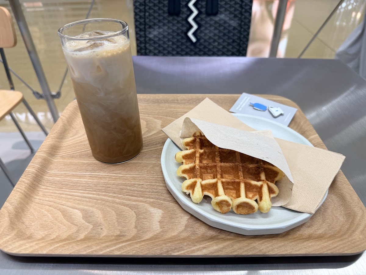 Blue Bottle Coffee Tai Koo Shing Rd — café photo 3