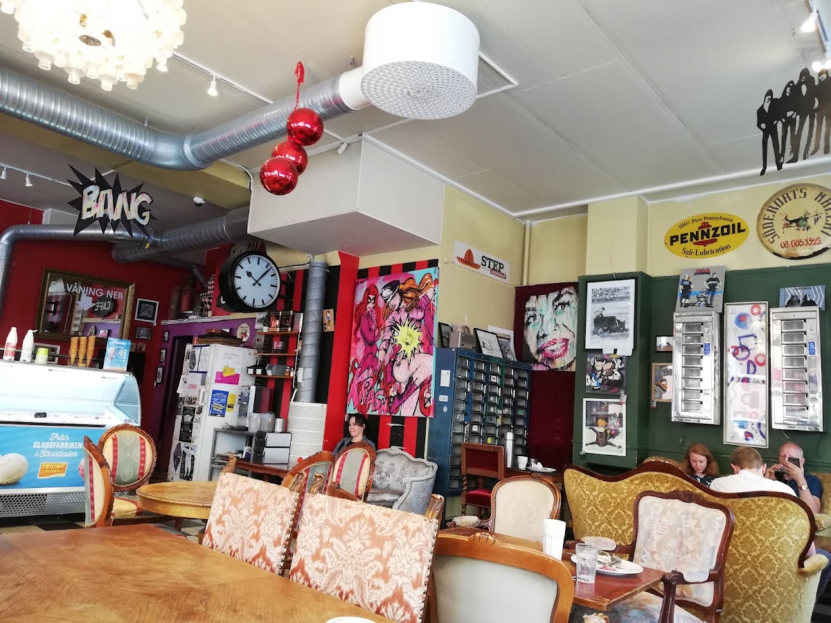 String Cafe — café photo 3