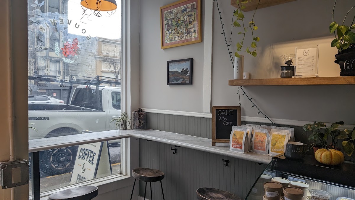 Souvenir Coffee — café photo 5