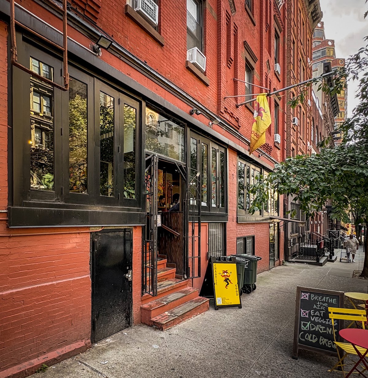 Chaotic Good Cafe — café photo 2
