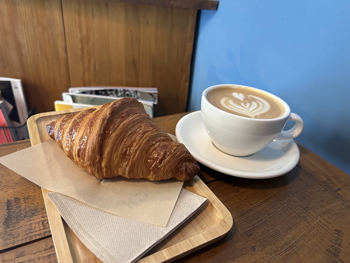 Santa Kafeína — café photo 5