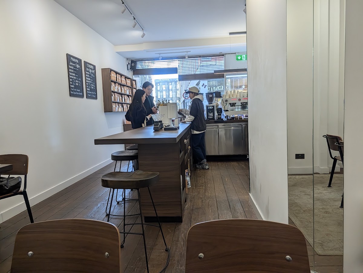 oma Coffee Roaster — café photo 6
