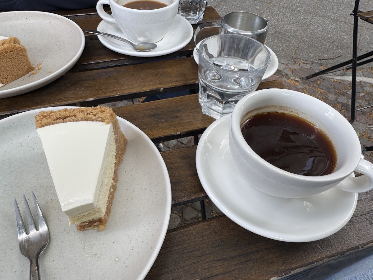 Five Elephant Prenzlauer Berg — café photo 5