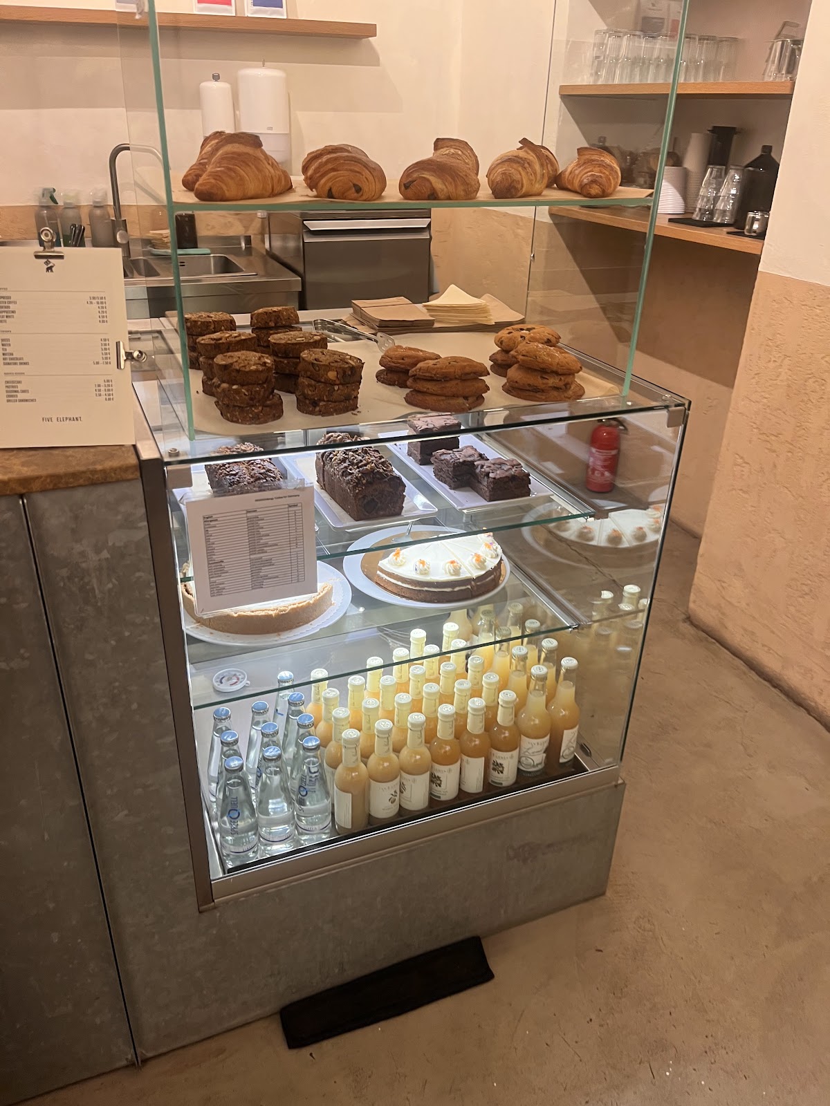 Five Elephant Prenzlauer Berg — café photo 6
