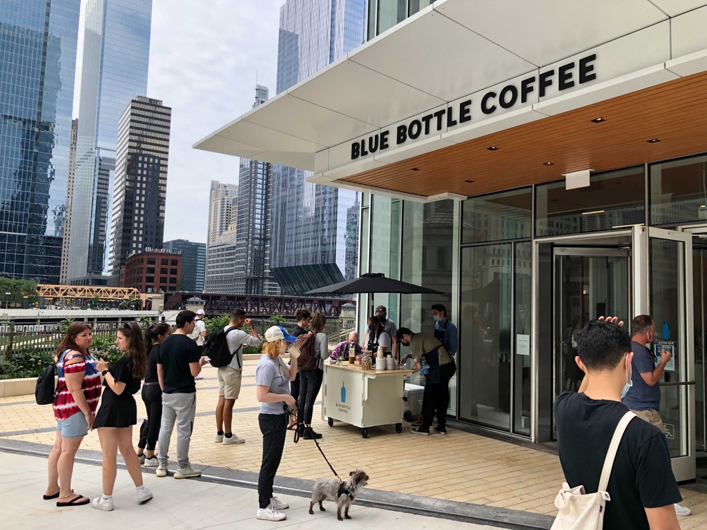 Blue Bottle Coffee IL 60654 — café photo 1