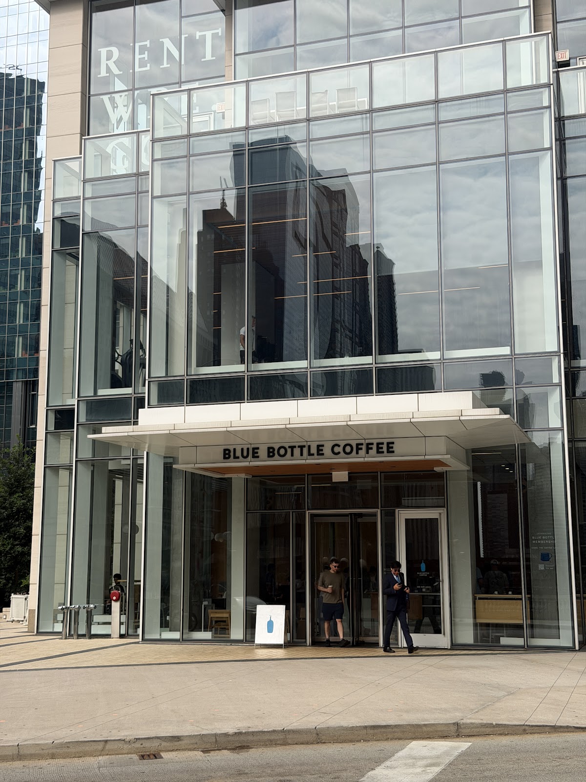 Blue Bottle Coffee IL 60654 — café photo 5