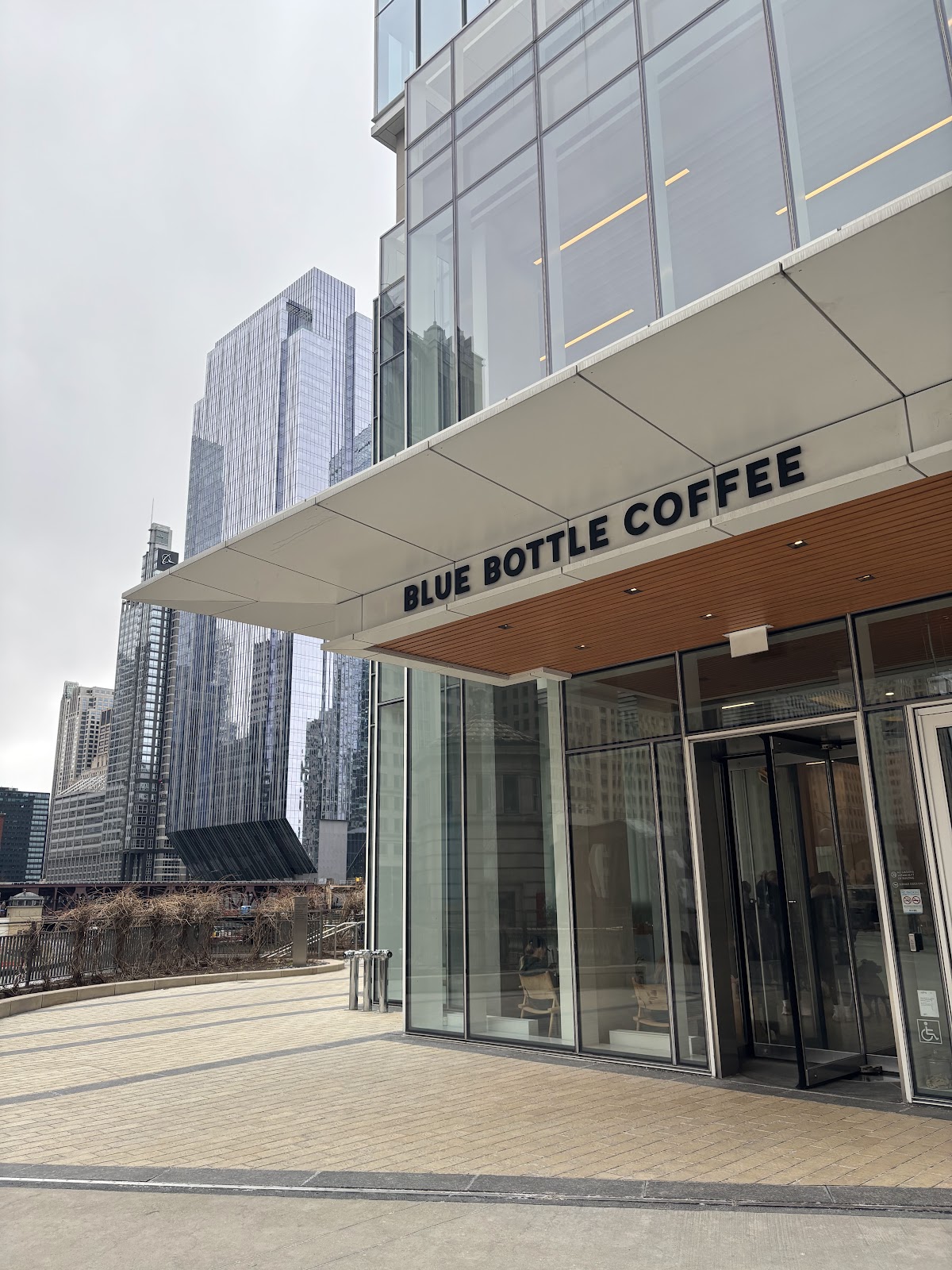 Blue Bottle Coffee IL 60654 — café photo 6