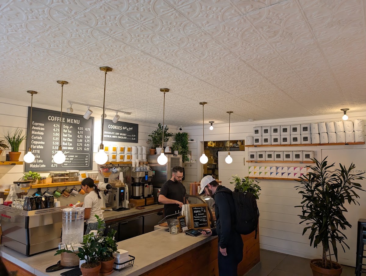 Yanni's Coffee — café photo 3
