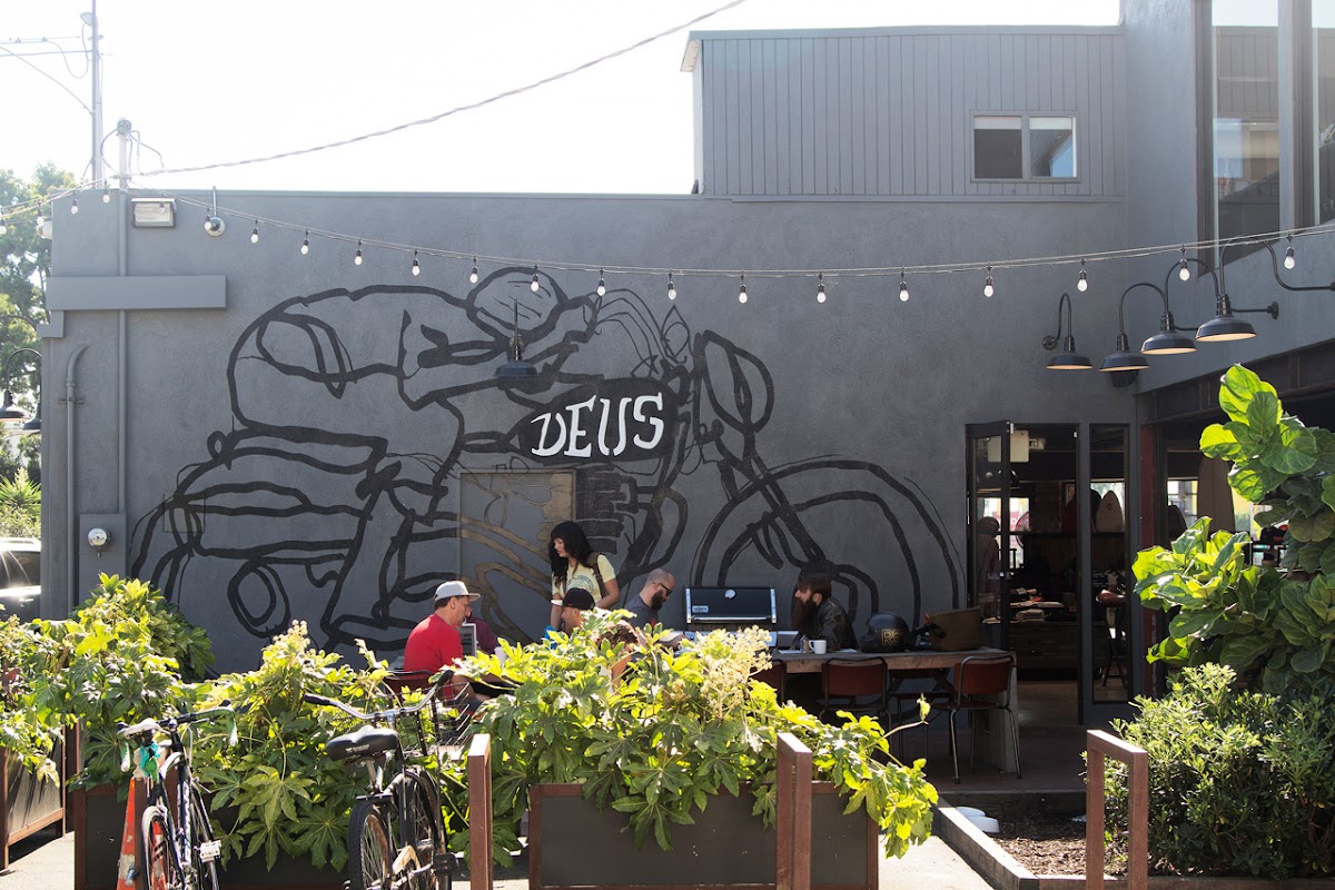 Deus Ex Machina Venice — café photo 2