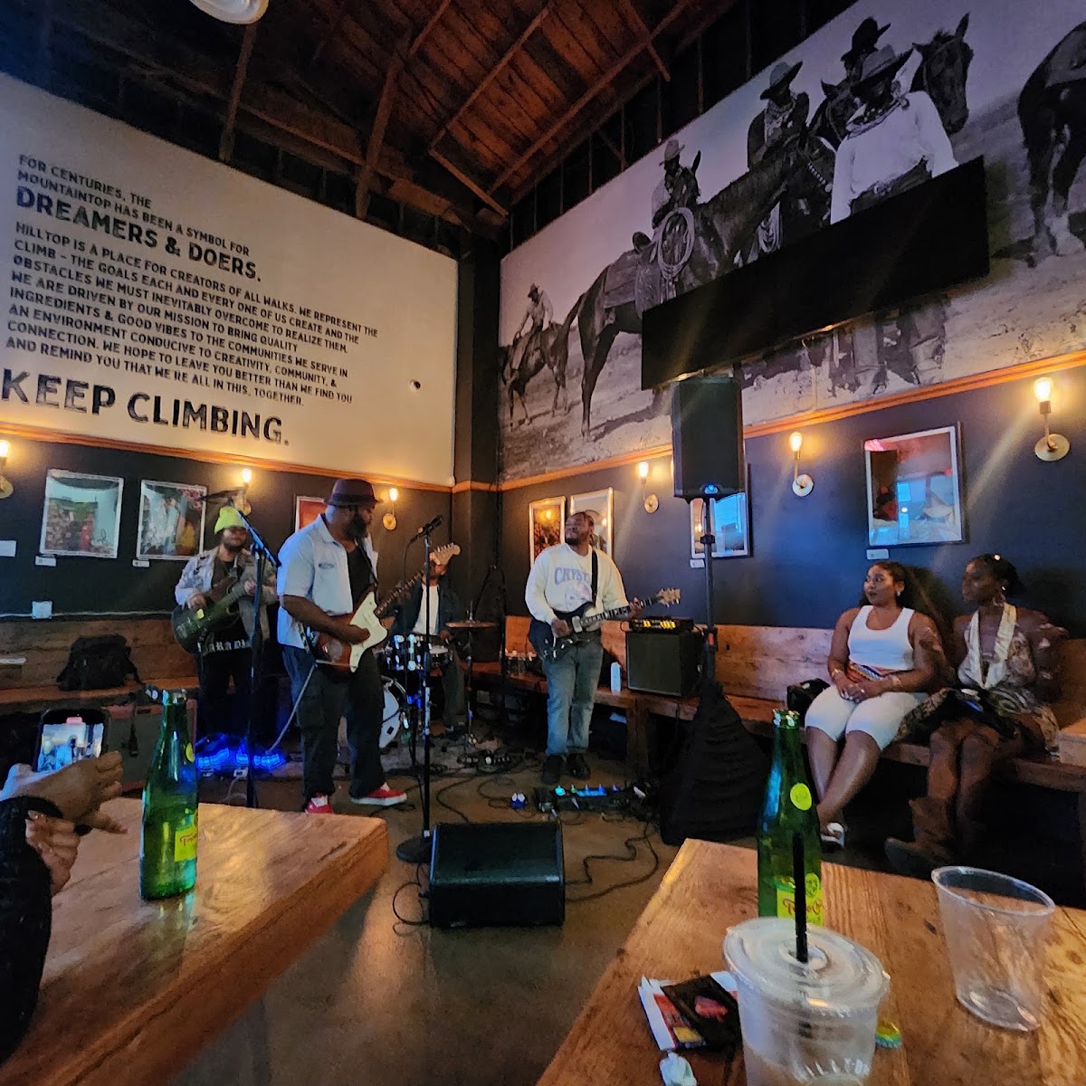 Hilltop Coffee + Kitchen — café photo 4