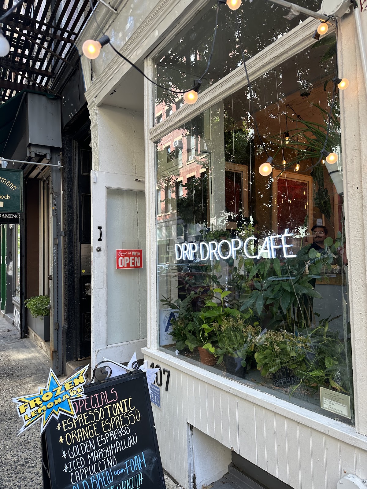 Drip Drop Café, coffee shop — café photo 6